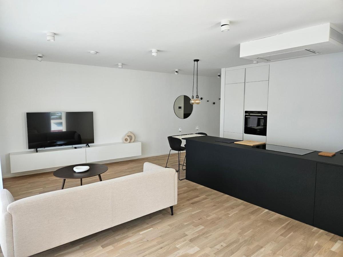 New Spacious Two Bedroom Center With Parking, Near Public Transport Lussemburgo Esterno foto